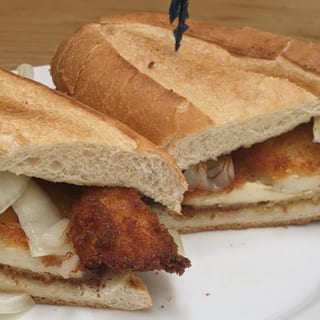 Pechuga Empanizada Sandwich